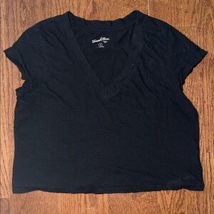 Universal Thread Black V-Neck Short Sleeve Tee